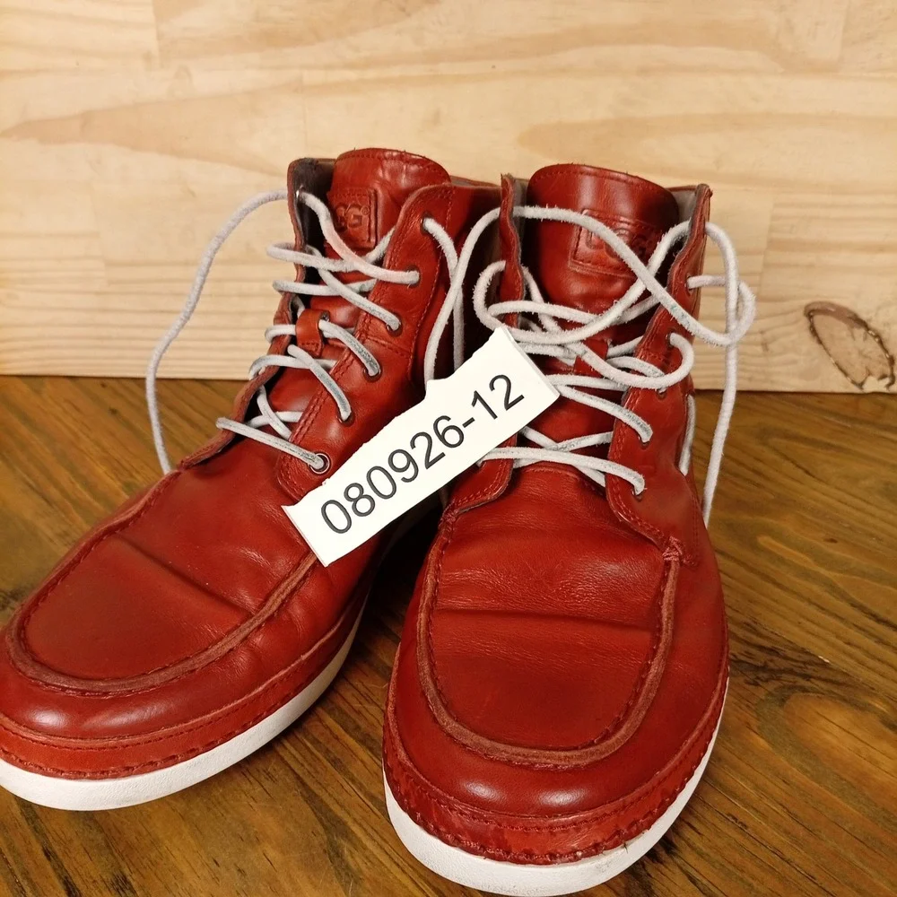 UGG Reefton Red Leather High Top Sneaker Mens 11 Moc Toe Vibram 1004085
